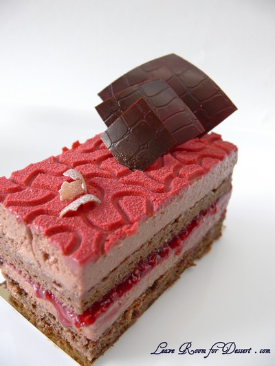 Raspberry and Milk Chocolate Labrinth (milk chocolate raspberry mousse, raspberry jam, cocoa sponge biscuits, rice bubble)