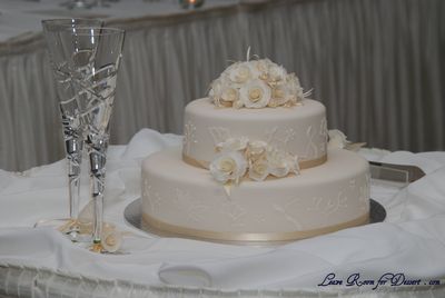 weddingcake1 Ground Hazelnut and White Chocolate Wedding Cake
