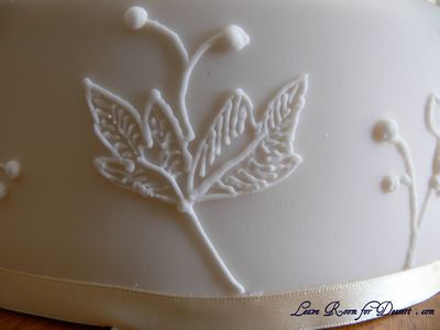 weddingcakepiping2 More piping