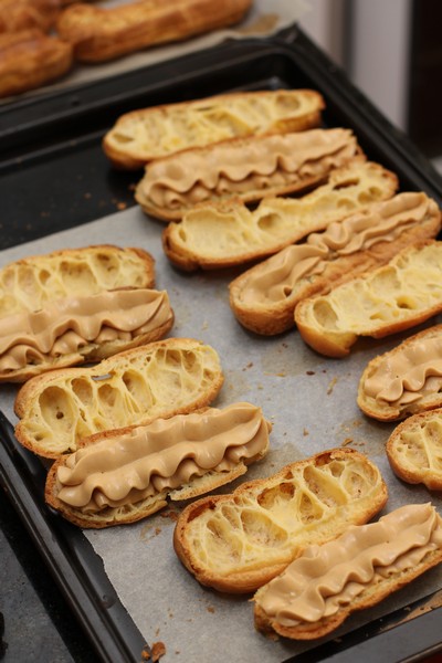 CreamCheeseCaramelEclairs05