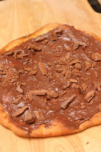 NutellaDessertPizza01