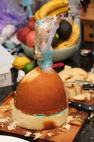 Elsa Cake carving